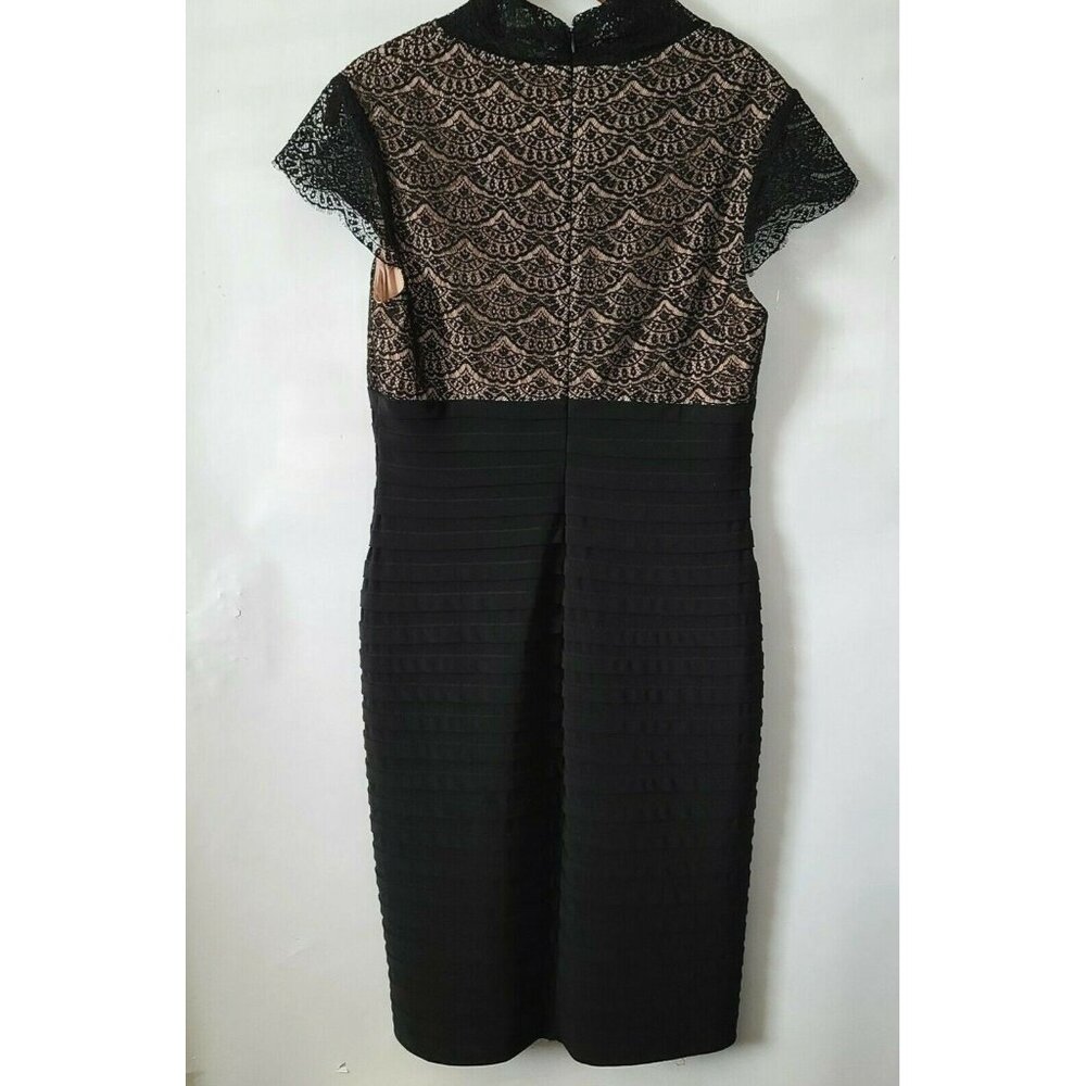 Adrianna Papell Lace Cocktail Dress Black Sz 8 Shutter Pleating Fitted V Neck - Picture 3 of 9